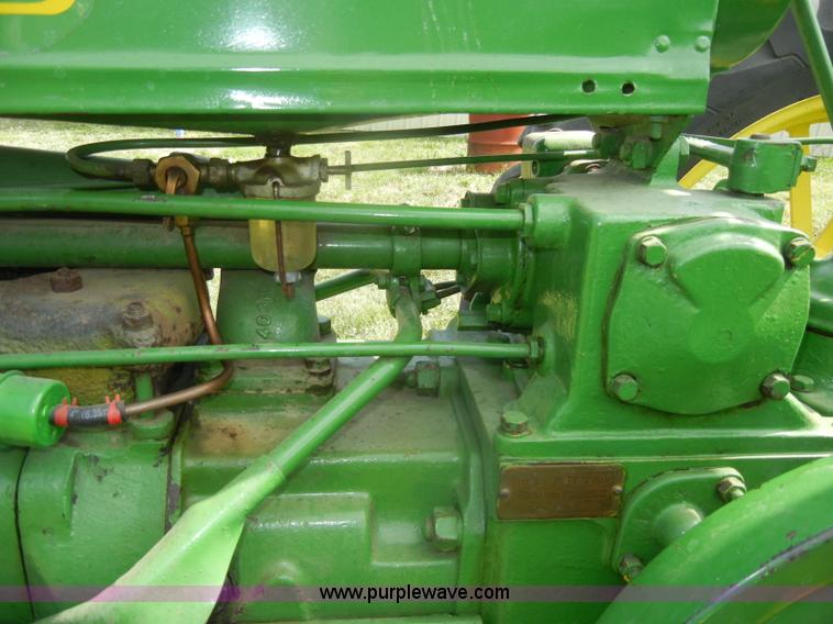 image for item D4370 1935 John Deere B 4-Bolt tractor