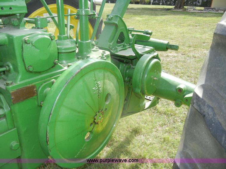image for item D4370 1935 John Deere B 4-Bolt tractor