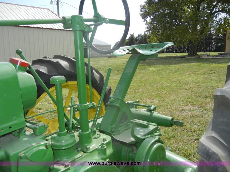 image for item D4370 1935 John Deere B 4-Bolt tractor