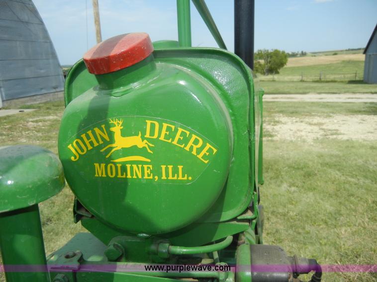 image for item D4370 1935 John Deere B 4-Bolt tractor