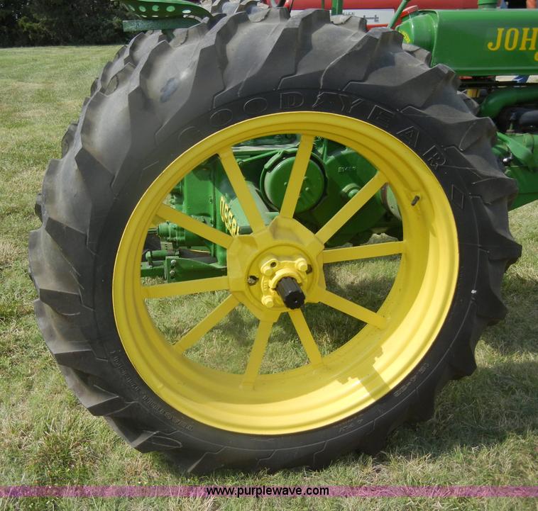 image for item D4370 1935 John Deere B 4-Bolt tractor