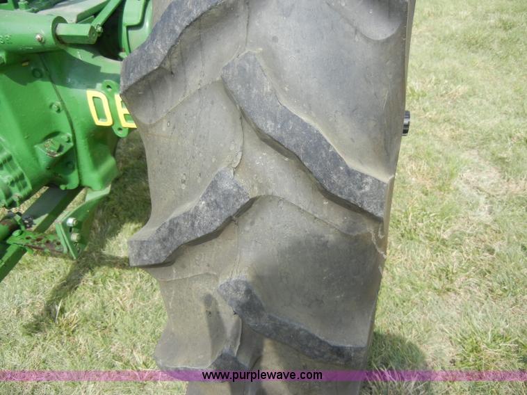 image for item D4370 1935 John Deere B 4-Bolt tractor