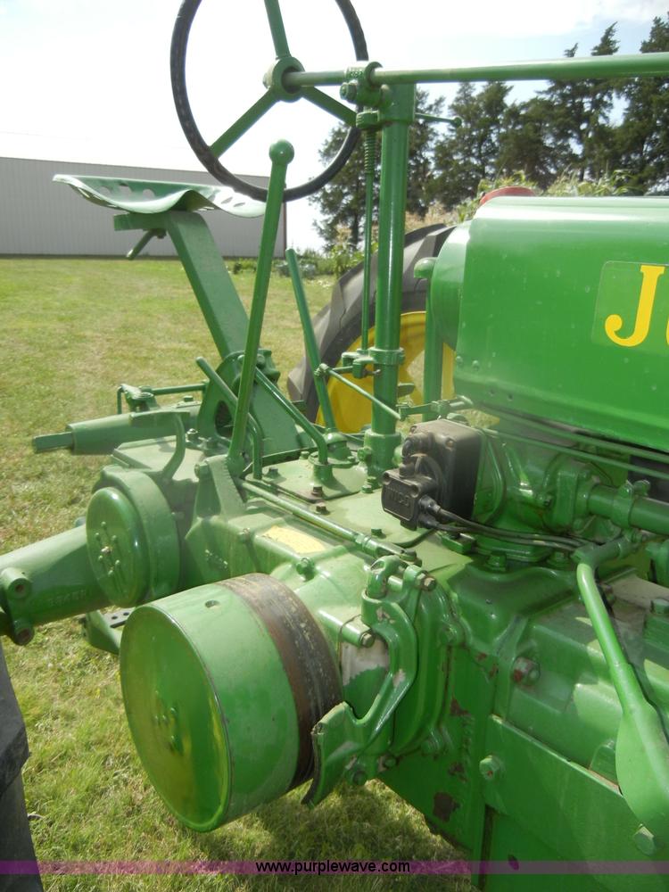 image for item D4370 1935 John Deere B 4-Bolt tractor