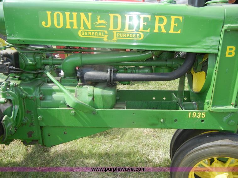 image for item D4370 1935 John Deere B 4-Bolt tractor
