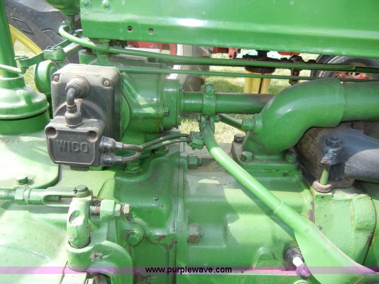 image for item D4370 1935 John Deere B 4-Bolt tractor