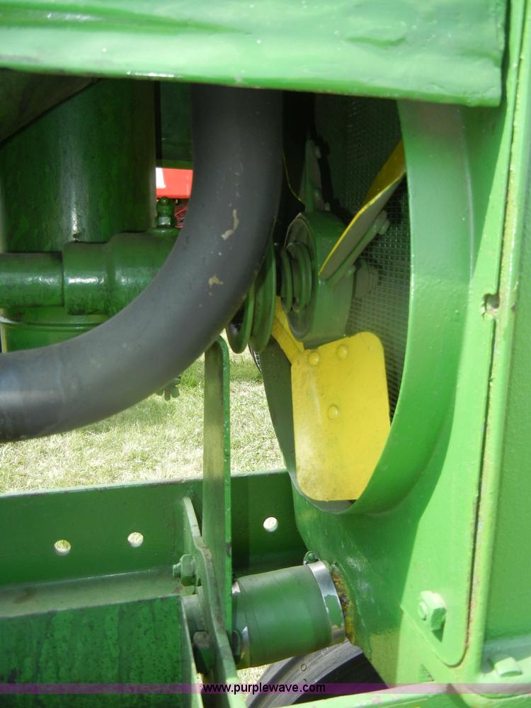 image for item D4370 1935 John Deere B 4-Bolt tractor