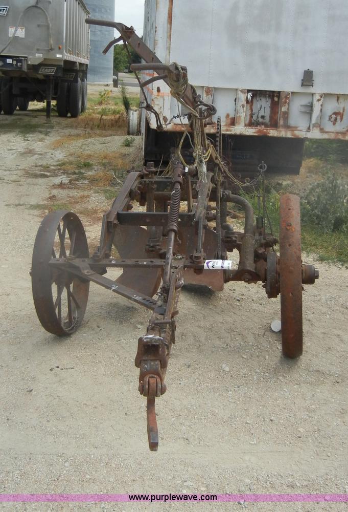 image for item D4372 John Deere 583 two bottom plow