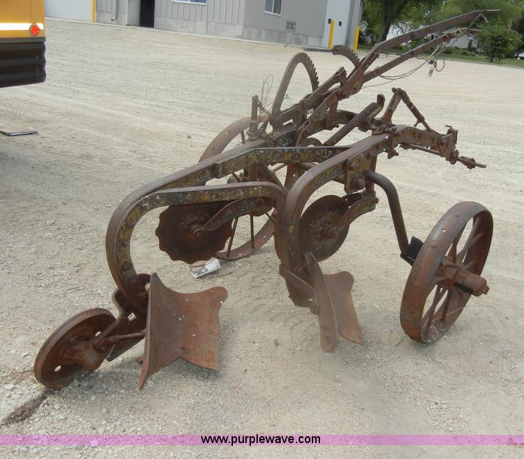 image for item D4372 John Deere 583 two bottom plow