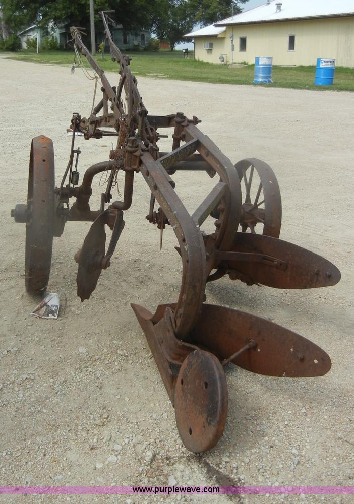 image for item D4372 John Deere 583 two bottom plow