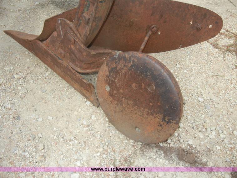 image for item D4372 John Deere 583 two bottom plow