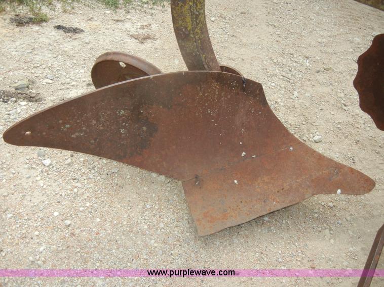 image for item D4372 John Deere 583 two bottom plow