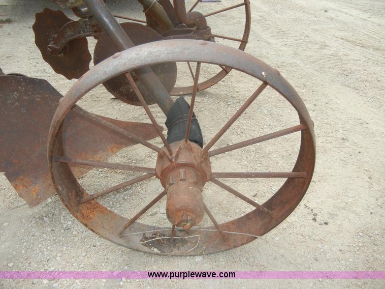 image for item D4372 John Deere 583 two bottom plow