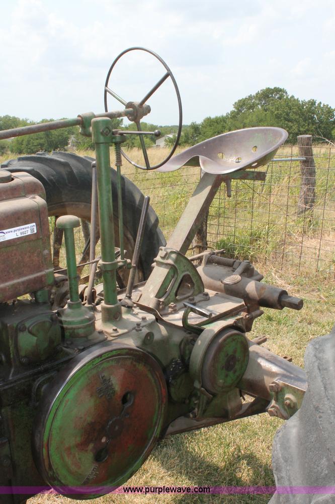 image for item L9927 1939 John Deere B Series Row Crop tractor