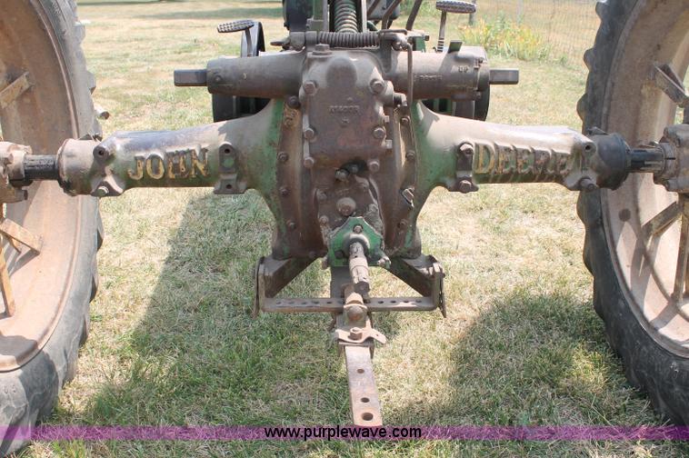 image for item L9927 1939 John Deere B Series Row Crop tractor