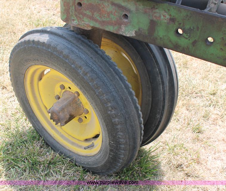 image for item L9927 1939 John Deere B Series Row Crop tractor