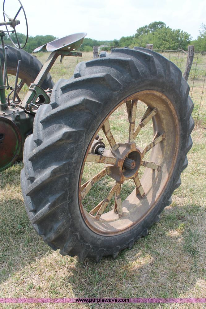 image for item L9927 1939 John Deere B Series Row Crop tractor