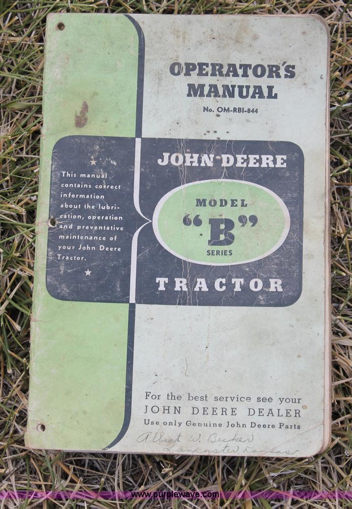 image for item L9927 1939 John Deere B Series Row Crop tractor