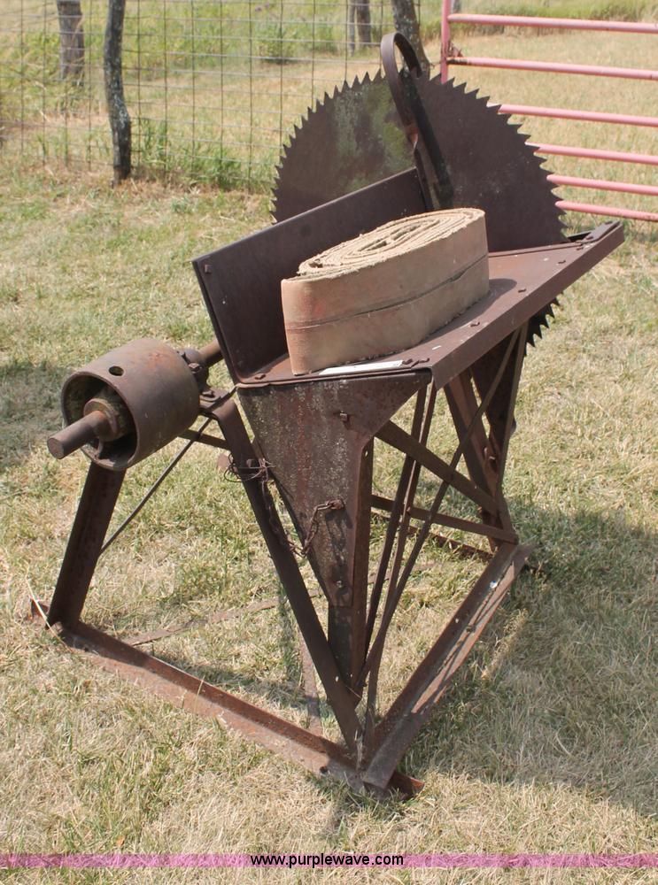 image for item L9929 Antique buzz saw with belt