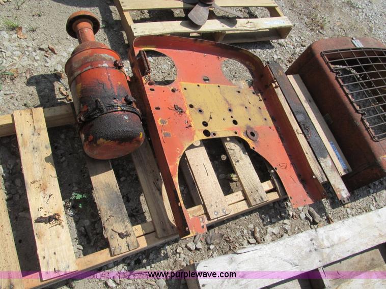 image for item L9934 International six cylinder diesel power unit complete enclosure