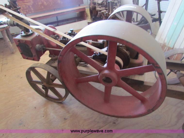 image for item N9064 Single steam engine