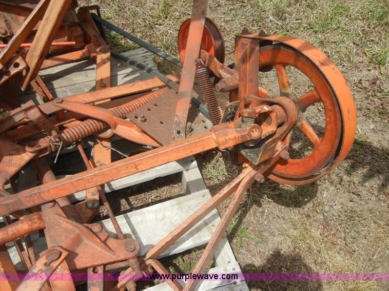 image for item N9808 Allis-Chalmers 6' sickle mower