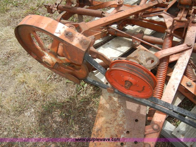 image for item N9808 Allis-Chalmers 6' sickle mower