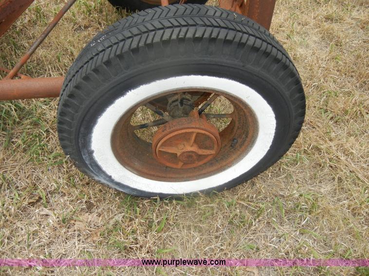 image for item N9816 Meyers square bale loader