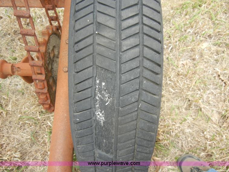 image for item N9816 Meyers square bale loader