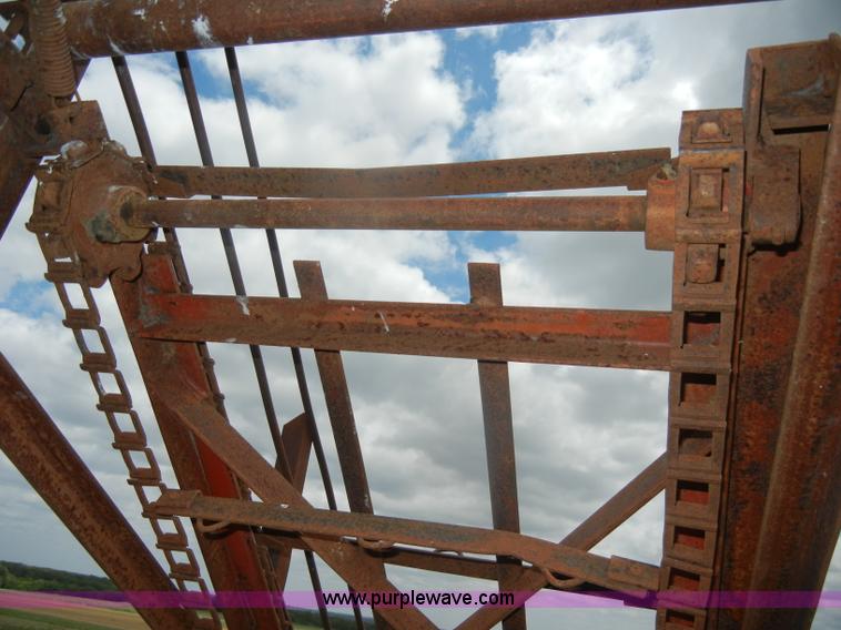 image for item N9816 Meyers square bale loader