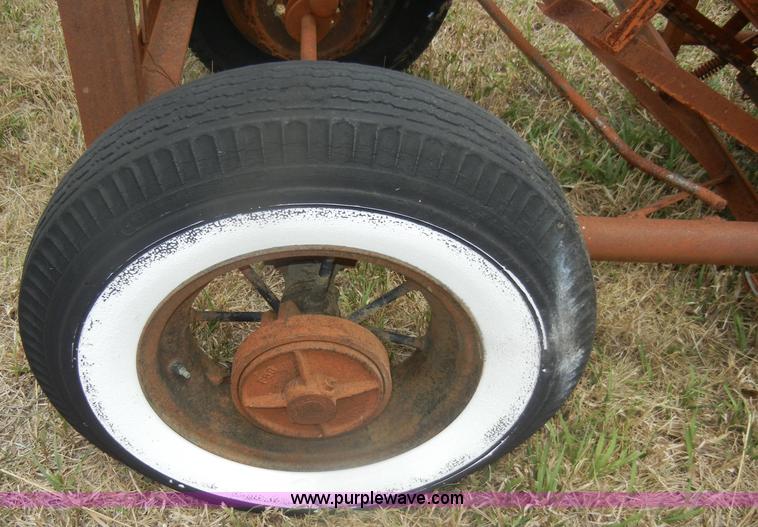 image for item N9816 Meyers square bale loader