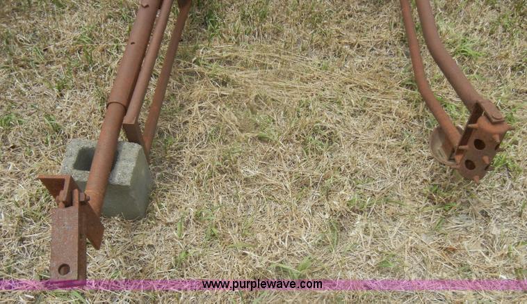 image for item N9816 Meyers square bale loader