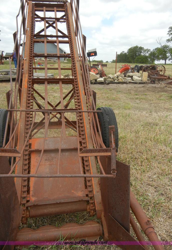 image for item N9816 Meyers square bale loader