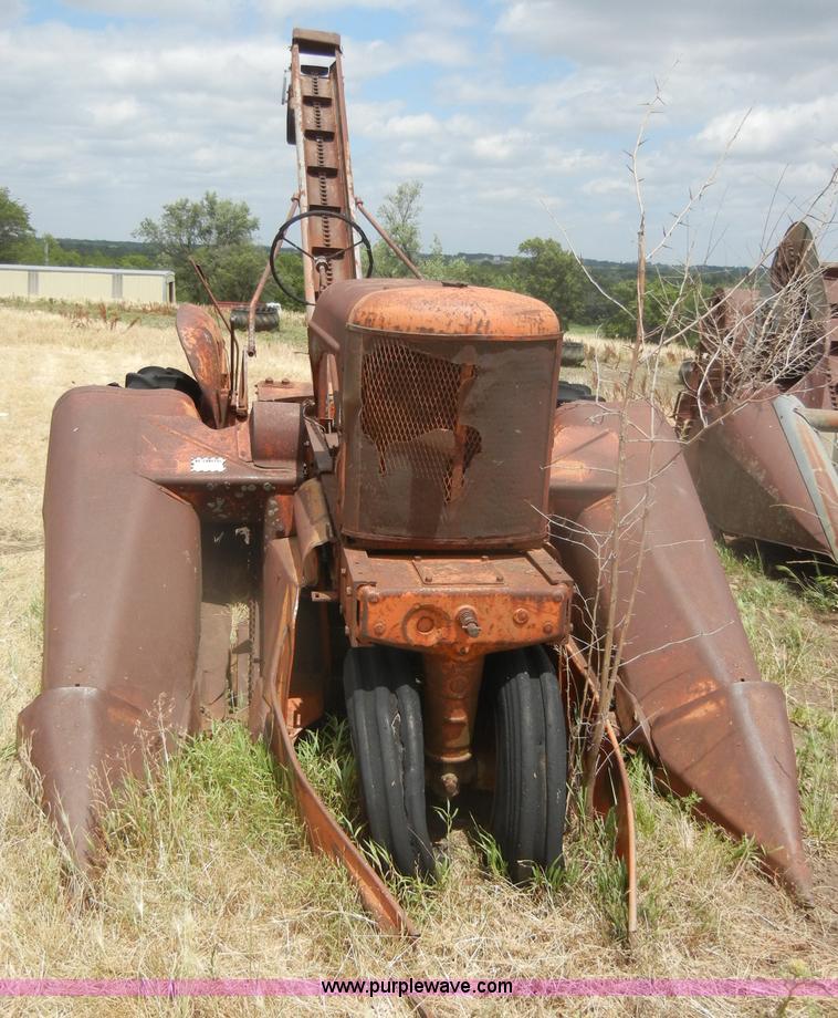 image for item N9818 1939 Allis-Chalmers WC tractor