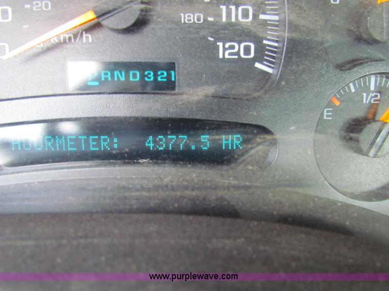 image for item B7324 2003 Chevrolet Silverado 2500 HD Crew Cab pickup truck