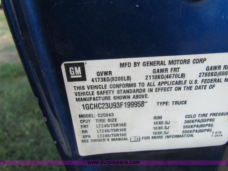 image for item B7324 2003 Chevrolet Silverado 2500 HD Crew Cab pickup truck