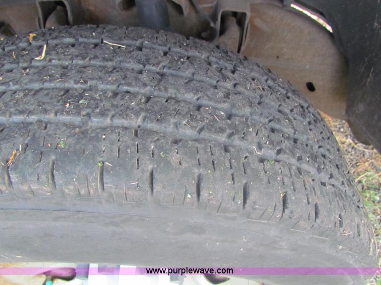 image for item B7324 2003 Chevrolet Silverado 2500 HD Crew Cab pickup truck