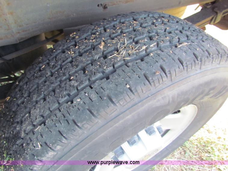 image for item B7324 2003 Chevrolet Silverado 2500 HD Crew Cab pickup truck