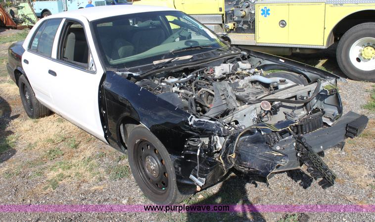 image for item B7327 2009 Ford Crown Victoria Police Interceptor