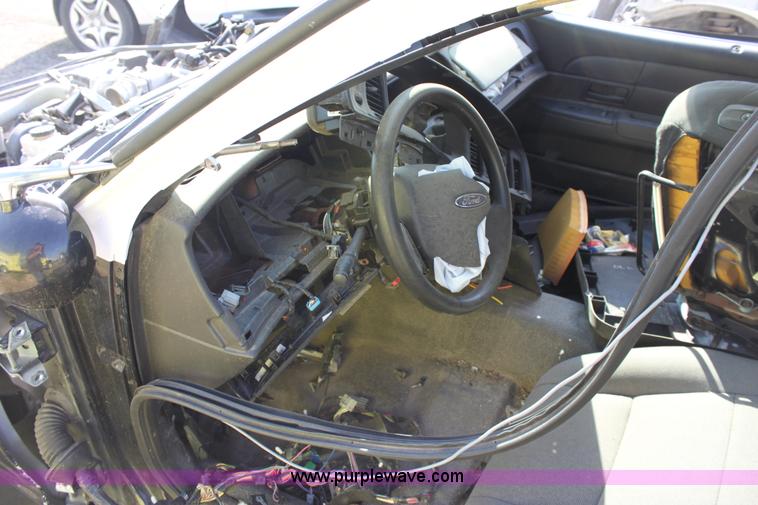 image for item B7327 2009 Ford Crown Victoria Police Interceptor