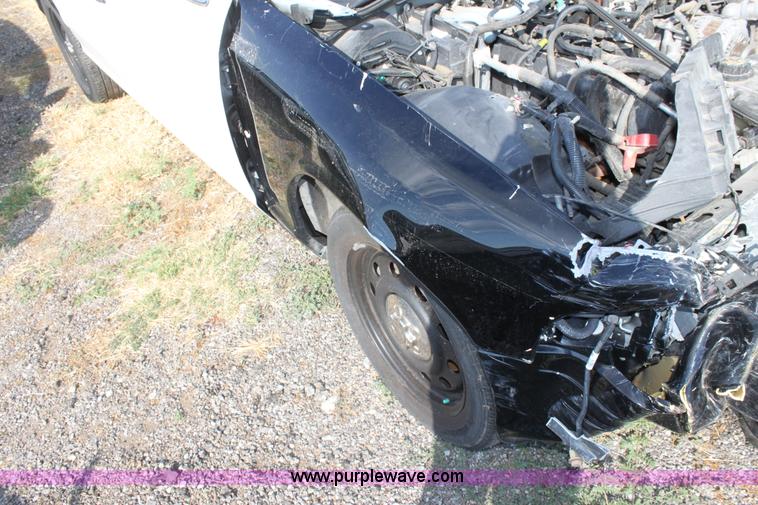 image for item B7327 2009 Ford Crown Victoria Police Interceptor