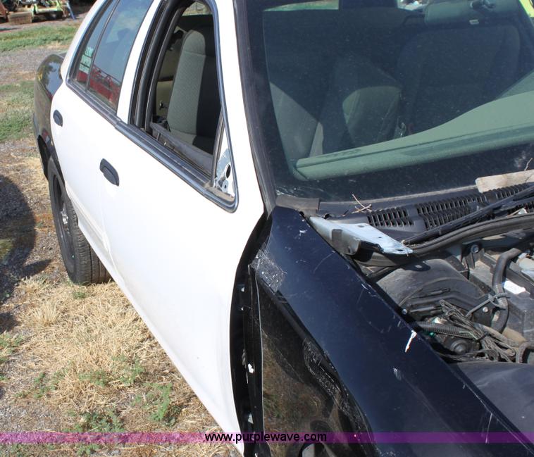 image for item B7327 2009 Ford Crown Victoria Police Interceptor