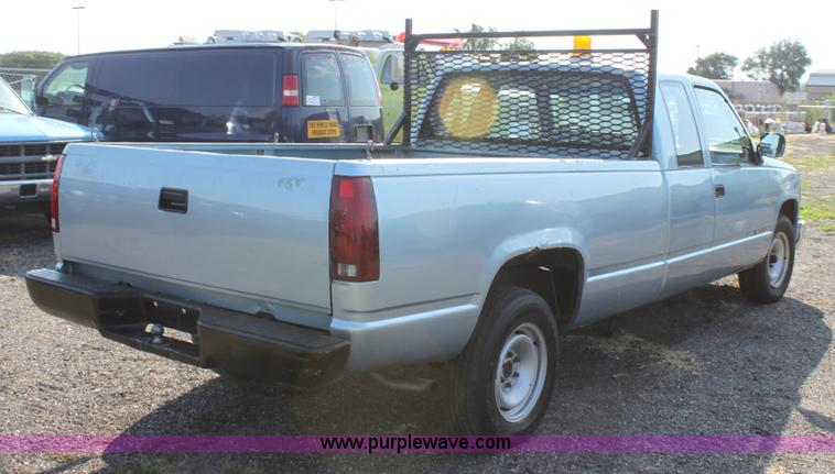 image for item B7328 1989 Chevrolet C2500 extended cab pickup truck