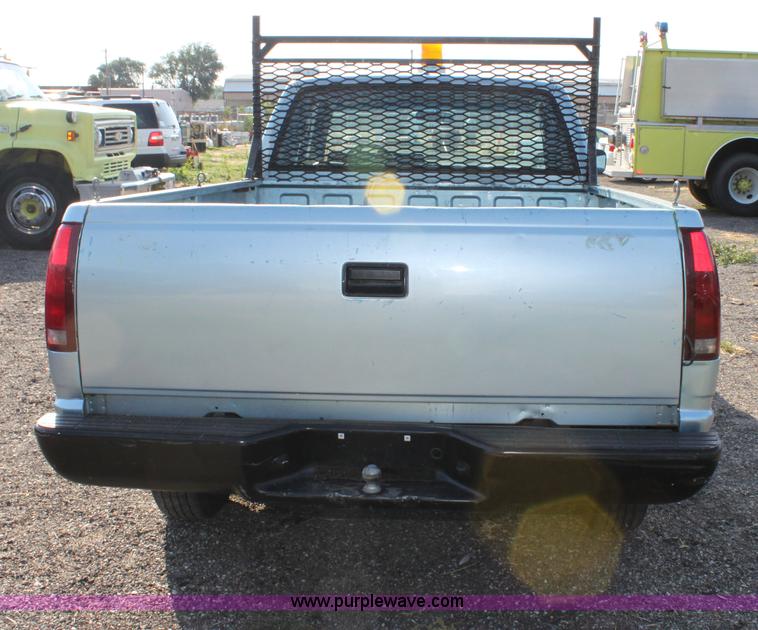 image for item B7328 1989 Chevrolet C2500 extended cab pickup truck