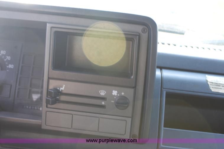 image for item B7328 1989 Chevrolet C2500 extended cab pickup truck