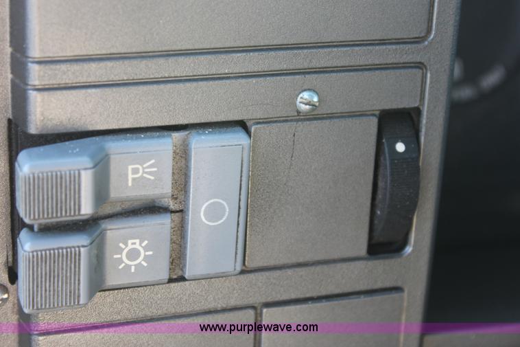 image for item B7328 1989 Chevrolet C2500 extended cab pickup truck