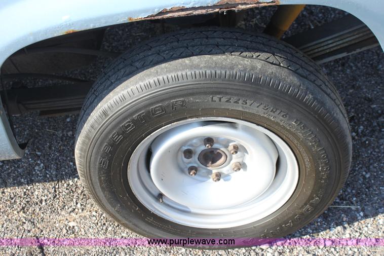 image for item B7328 1989 Chevrolet C2500 extended cab pickup truck