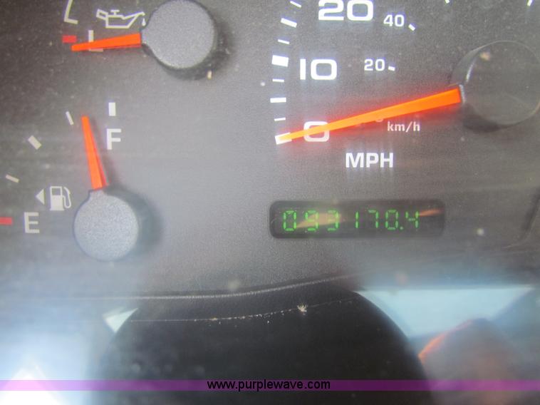 image for item B7332 2003 Ford F250 Super Duty XL SuperCab pickup truck