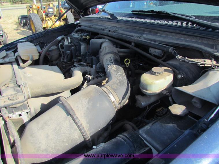 image for item B7332 2003 Ford F250 Super Duty XL SuperCab pickup truck