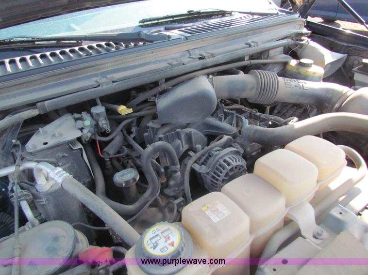 image for item B7332 2003 Ford F250 Super Duty XL SuperCab pickup truck