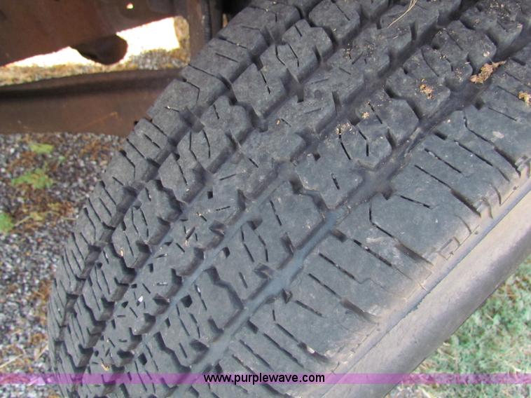 image for item B7332 2003 Ford F250 Super Duty XL SuperCab pickup truck